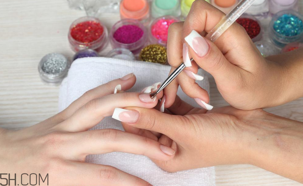 ����������ײ���ɫ����������Ҫע��ʲô��